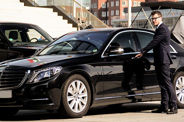 Journey in Comfort the Best Taxi to Luton Airport