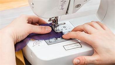 How to Put a Needle in a Sewing Machine